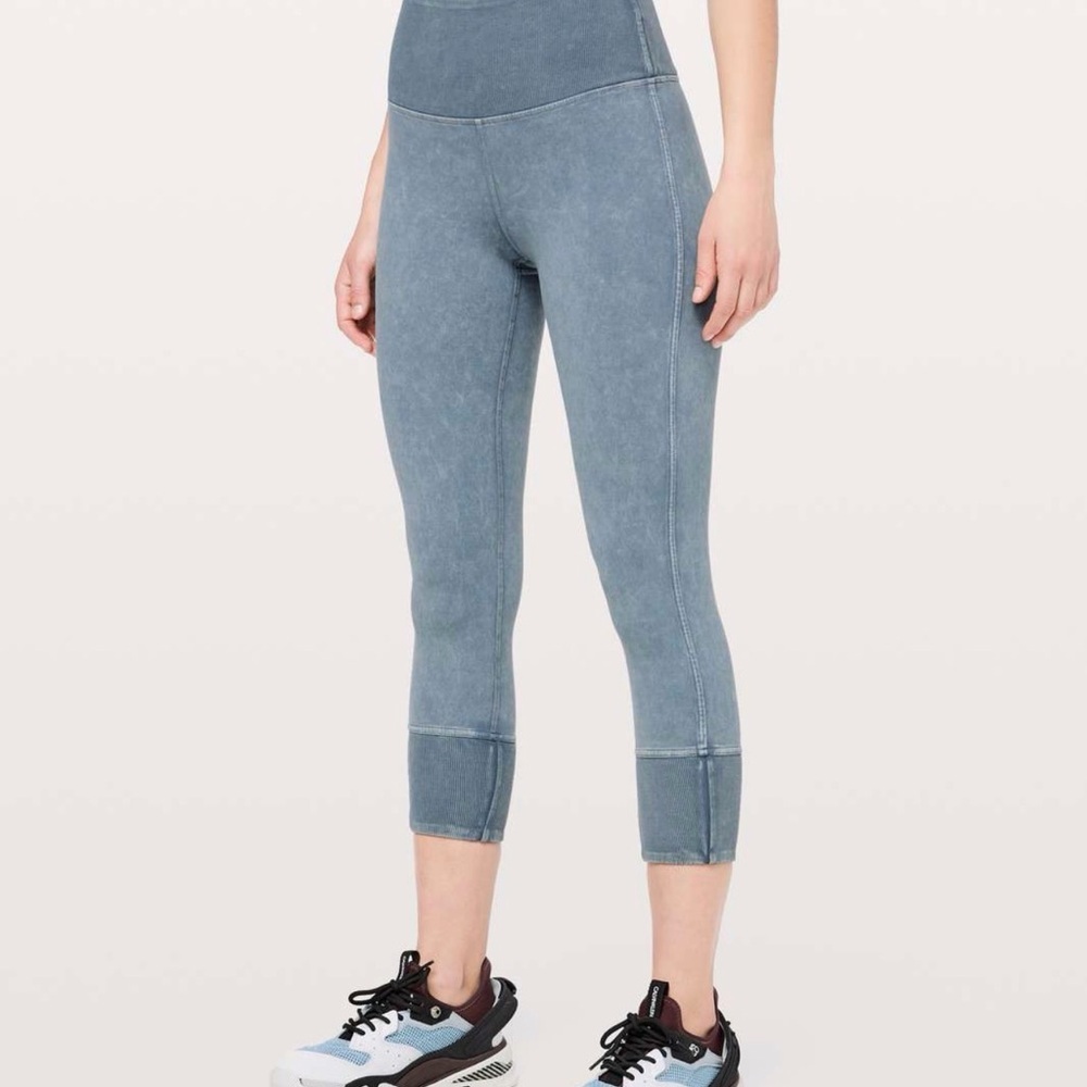 Rare light denim look Size 4 Lululemon